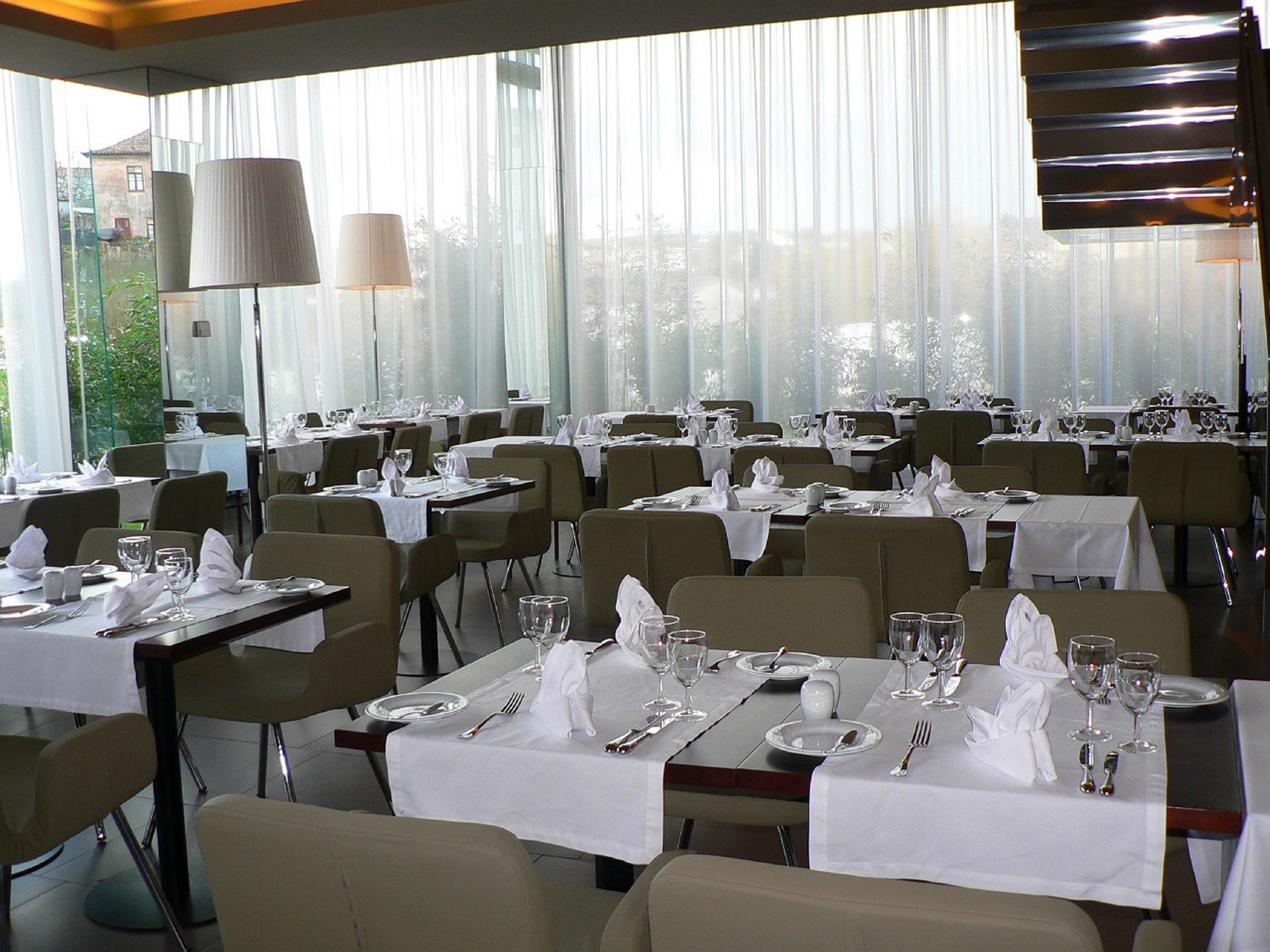 โรงแรมโกลเดน ทิวลิป เซา โชเอา ดา มาเดรา เซาโจเอา ดา มาเดย์รา ร้านอาหาร รูปภาพ